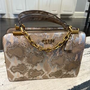Guess handbag. Snakeskin.